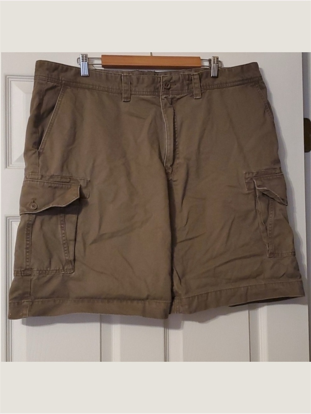 Izod shorts men's size 42 brown cargo shorts worn Summer